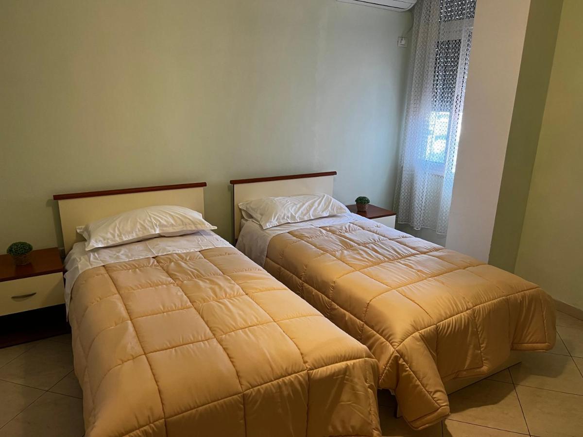 City Central Apartment 2 Tirana Extérieur photo
